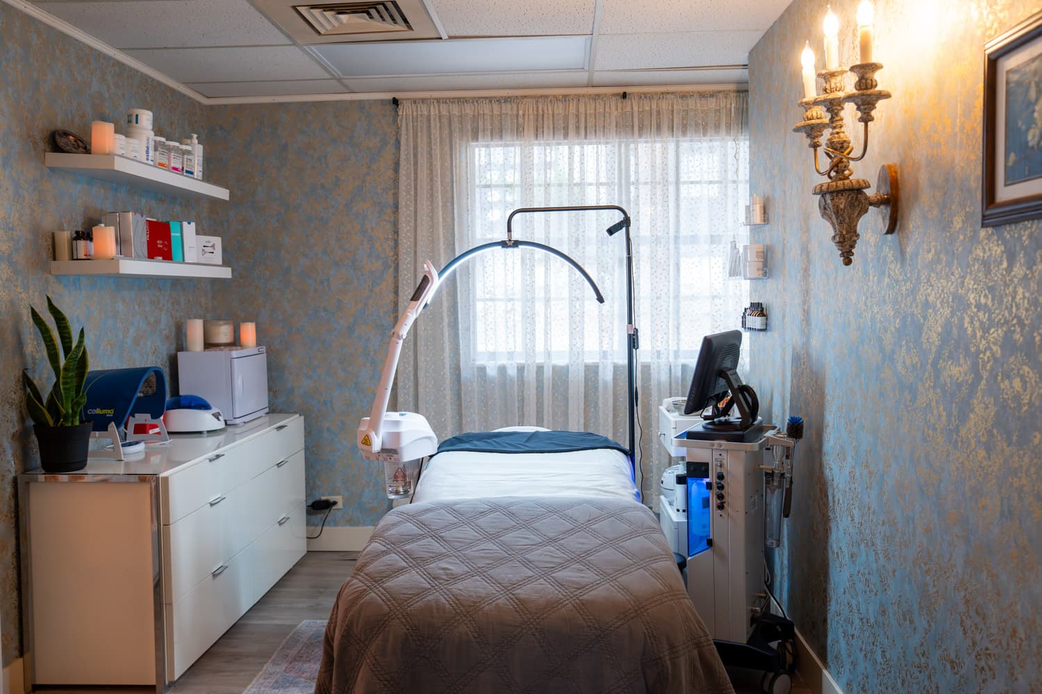 Private treatment room for Sculptra and Radiesse at LNO Boutique in Centennial